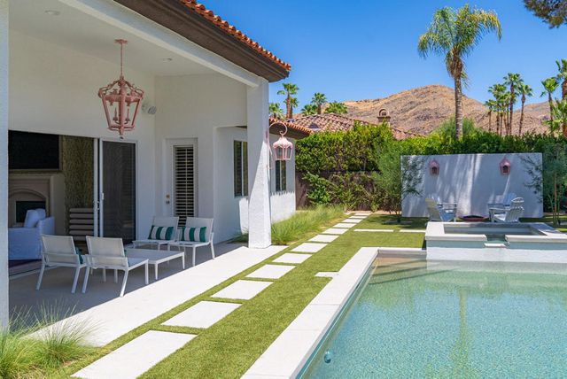 595 E Bogert Trail, Palm Springs, CA 92264