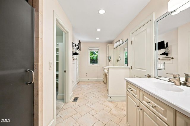 6804 Woodhaven Court, Raleigh, NC 27615