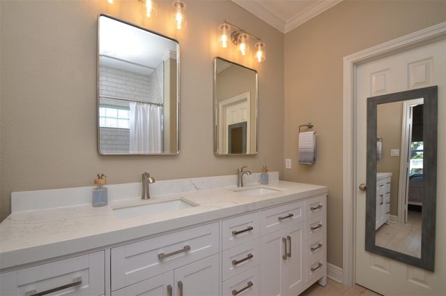 13823 Mutiny Lane, Galveston, TX 77554