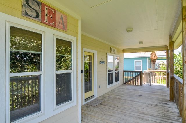 13823 Mutiny Lane, Galveston, TX 77554