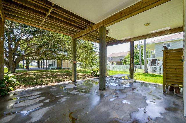 13823 Mutiny Lane, Galveston, TX 77554
