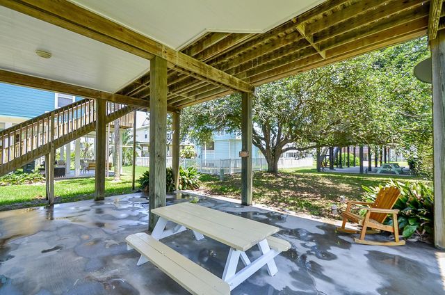 13823 Mutiny Lane, Galveston, TX 77554