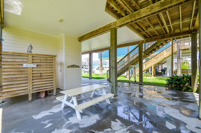 13823 Mutiny Lane, Galveston, TX 77554