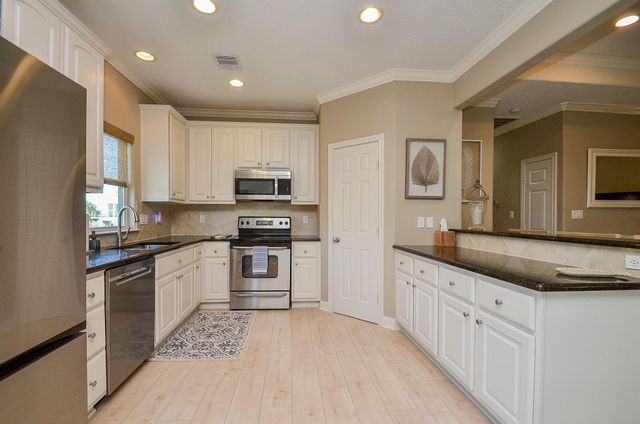 13823 Mutiny Lane, Galveston, TX 77554