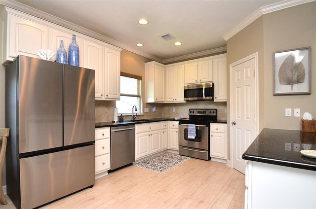 13823 Mutiny Lane, Galveston, TX 77554