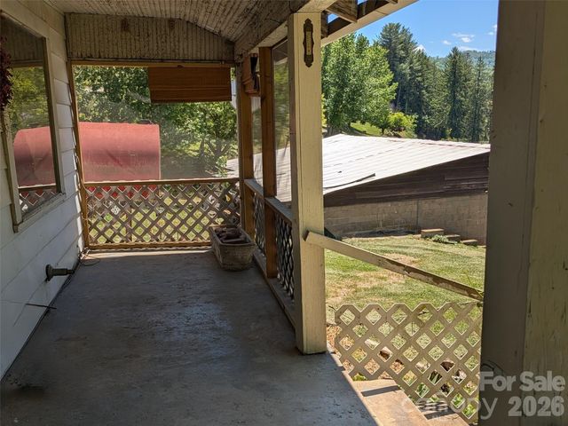 1920 Thickety Road, Clyde, NC 28721