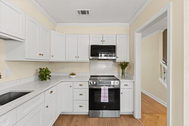 504 Green Mountain Dr Apt 501, Little Rock, AR 72211