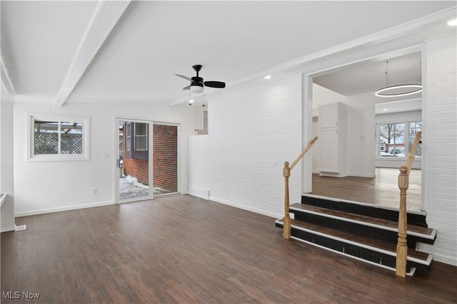 1549 W Sprague Road, Broadview Heights, OH 44147