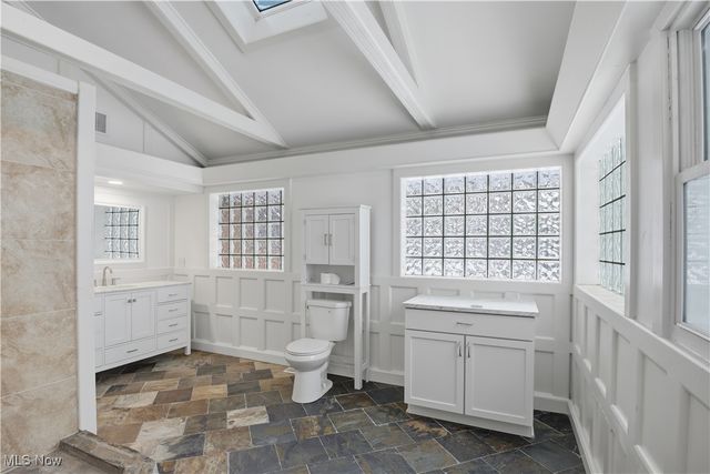 1549 W Sprague Road, Broadview Heights, OH 44147