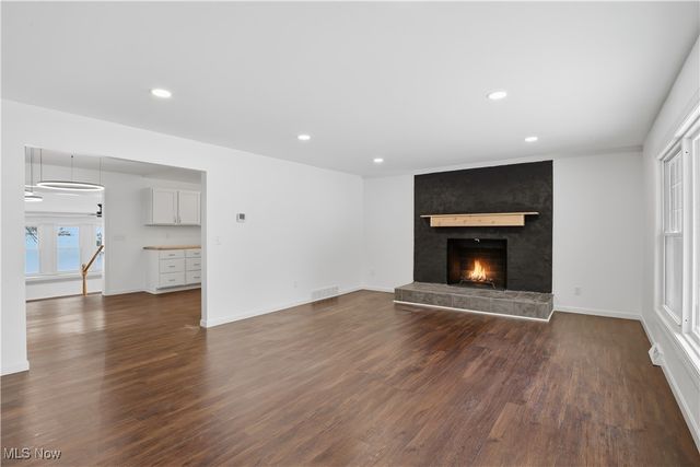 1549 W Sprague Road, Broadview Heights, OH 44147