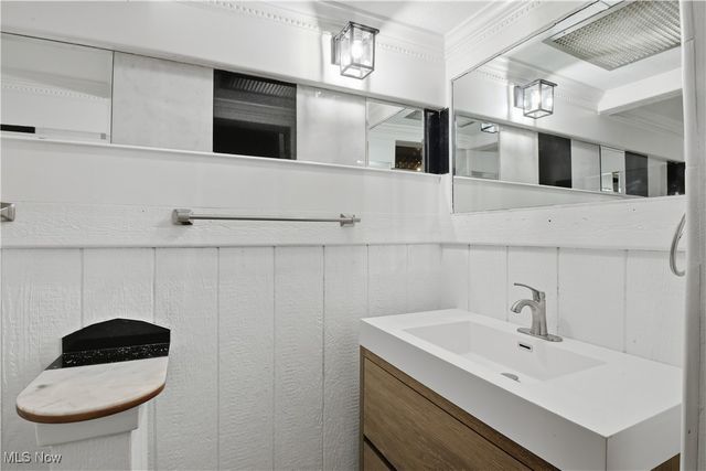 1549 W Sprague Road, Broadview Heights, OH 44147