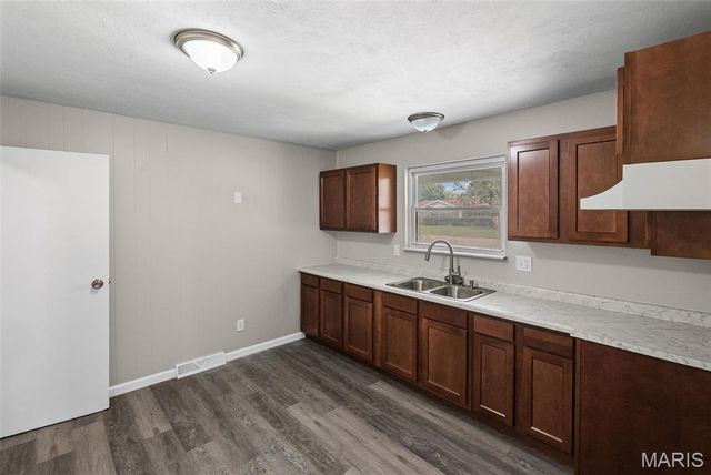1413 Wabash Avenue, Belleville, IL 62220