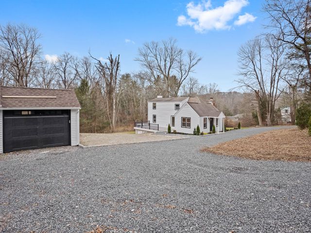 65 Hickory Lane, Bedford, NY 10506