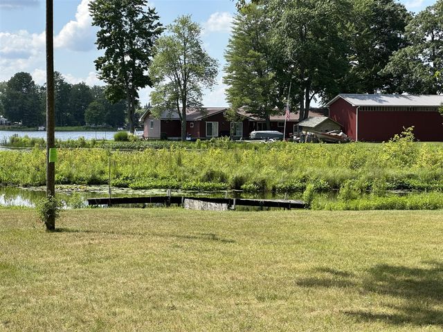 20041 E Chippewa Drive, Chippewa Lake, MI 49320