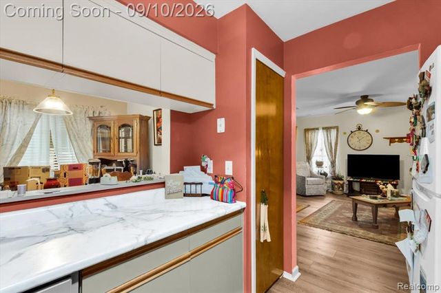 938 Saybrook Drive 10, Waterford, MI 48327
