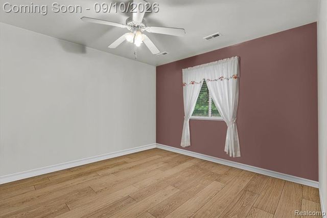 938 Saybrook Drive 10, Waterford, MI 48327