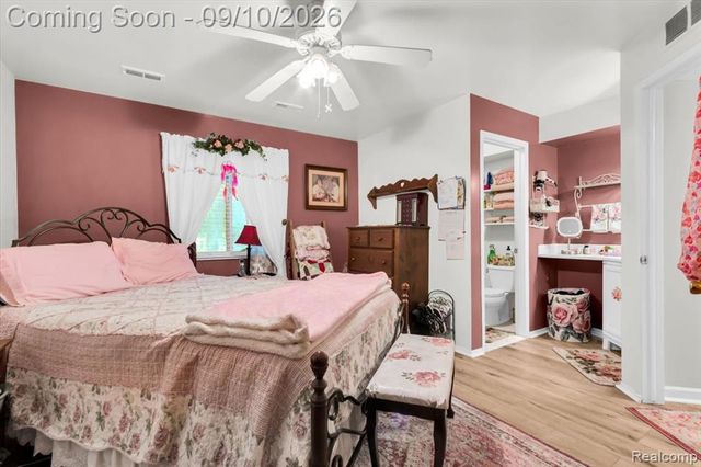938 Saybrook Drive 10, Waterford, MI 48327