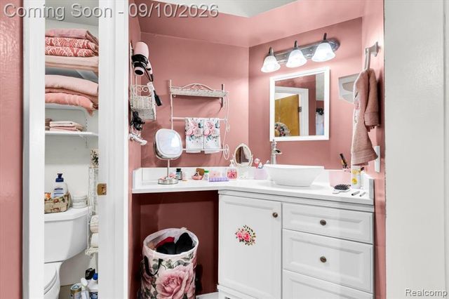 938 Saybrook Drive 10, Waterford, MI 48327