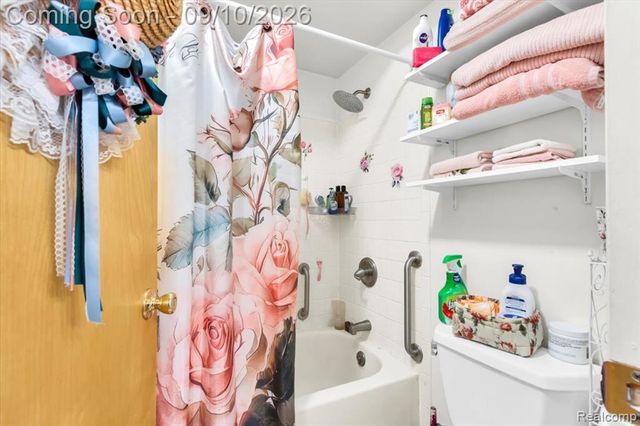 938 Saybrook Drive 10, Waterford, MI 48327