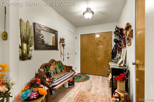 938 Saybrook Drive 10, Waterford, MI 48327