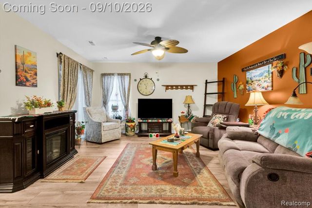 938 Saybrook Drive 10, Waterford, MI 48327