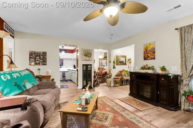 938 Saybrook Drive 10, Waterford, MI 48327