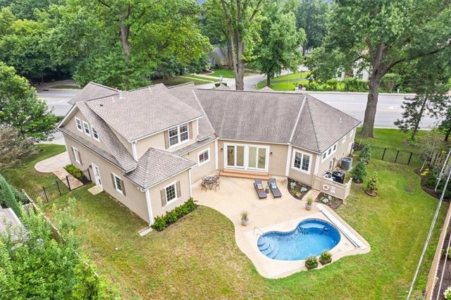 5348 Chadwick Road, Fairway, KS 66205