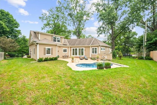 5348 Chadwick Road, Fairway, KS 66205