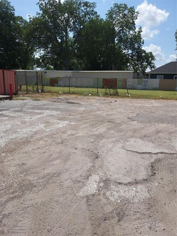 6738 W Montgomery Road, Houston, TX 77091