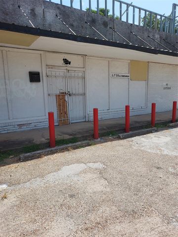 6738 W Montgomery Road, Houston, TX 77091