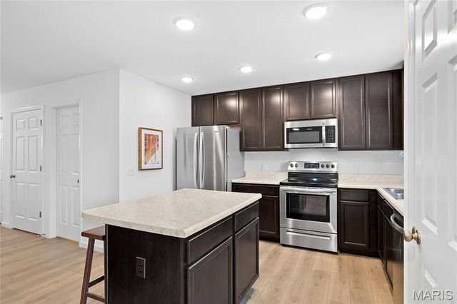 365 Newbridge Way, O'fallon, MO 63368