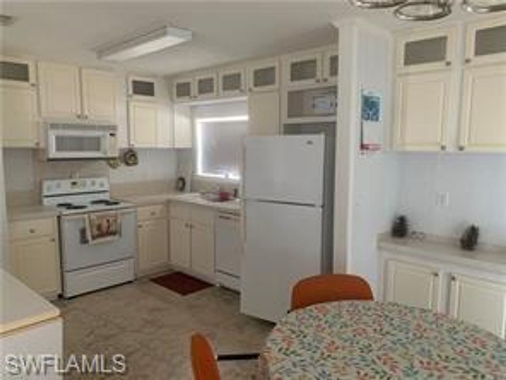 4998 Curlew DR, ST. JAMES CITY, FL 33956 — photo 5