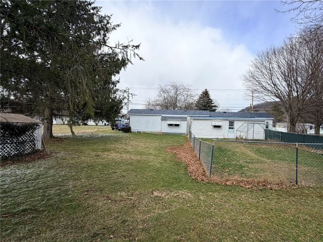 6946 East Washington Street Extension, Bath, NY 14810