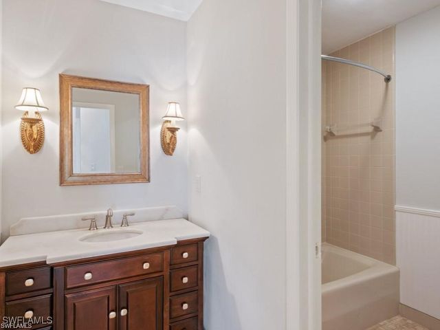 945 Sundrop CT, Marco Island, FL 34145