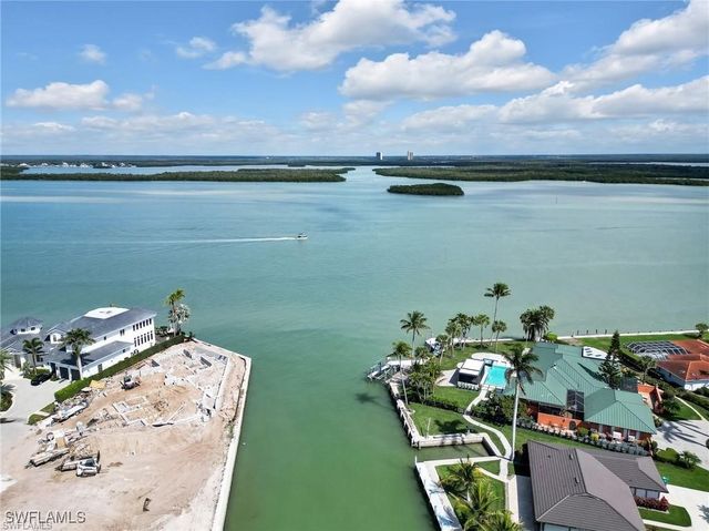 945 Sundrop CT, Marco Island, FL 34145