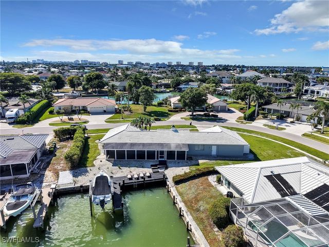 945 Sundrop CT, Marco Island, FL 34145