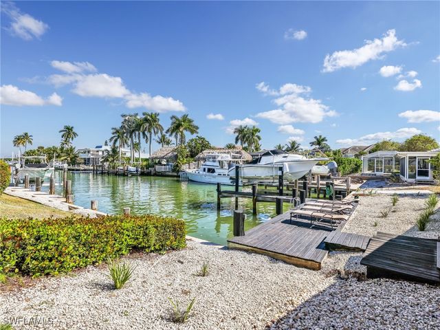 945 Sundrop CT, Marco Island, FL 34145