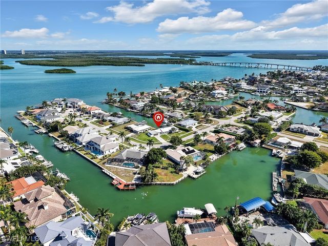 945 Sundrop CT, Marco Island, FL 34145