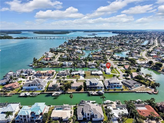 945 Sundrop CT, Marco Island, FL 34145