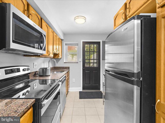 521 S CHAPEL ST, Baltimore, MD 21231