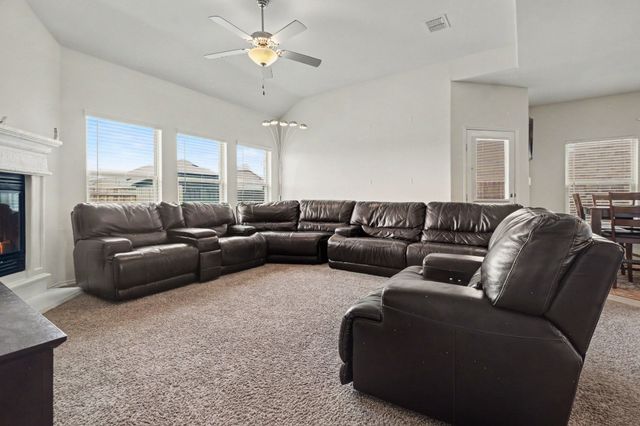 305 Pitt Circle, Fate, TX 75189