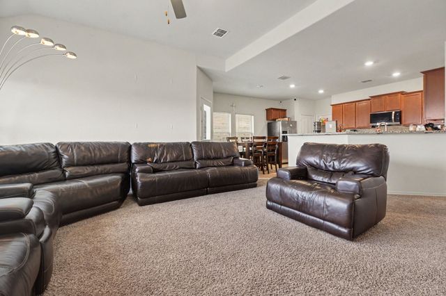 305 Pitt Circle, Fate, TX 75189