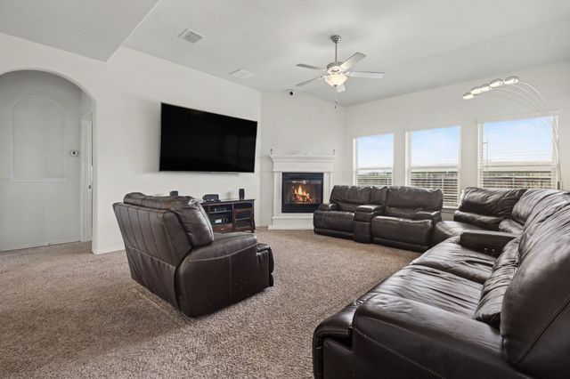305 Pitt Circle, Fate, TX 75189