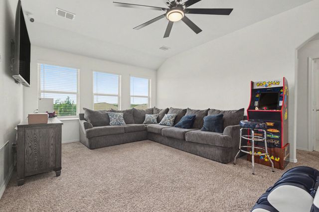 305 Pitt Circle, Fate, TX 75189