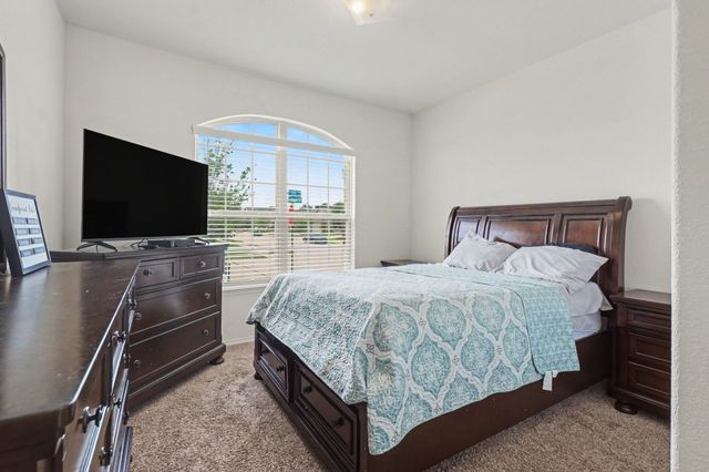 305 Pitt Circle, Fate, TX 75189