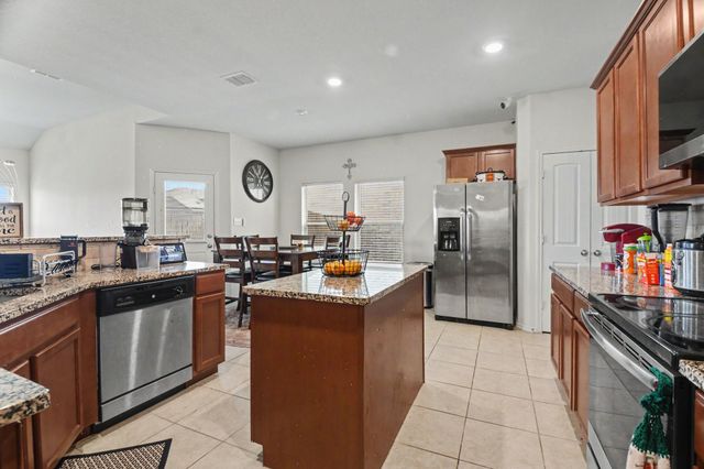 305 Pitt Circle, Fate, TX 75189