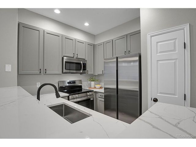 9445 Carlyle Park Pl, Highlands Ranch, CO 80129