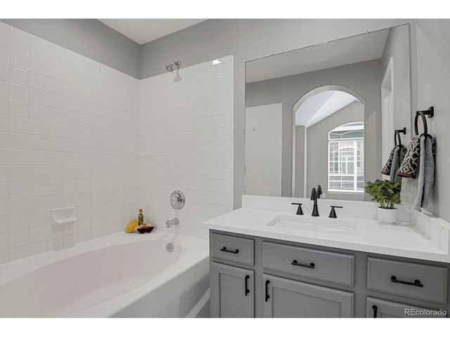 9445 Carlyle Park Pl, Highlands Ranch, CO 80129