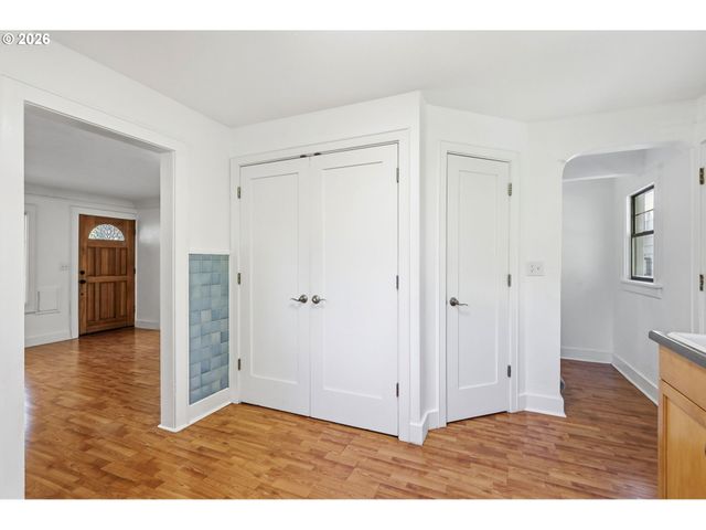 807 W 19TH Ave, Eugene, OR 97402