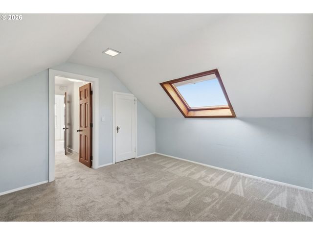 807 W 19TH Ave, Eugene, OR 97402